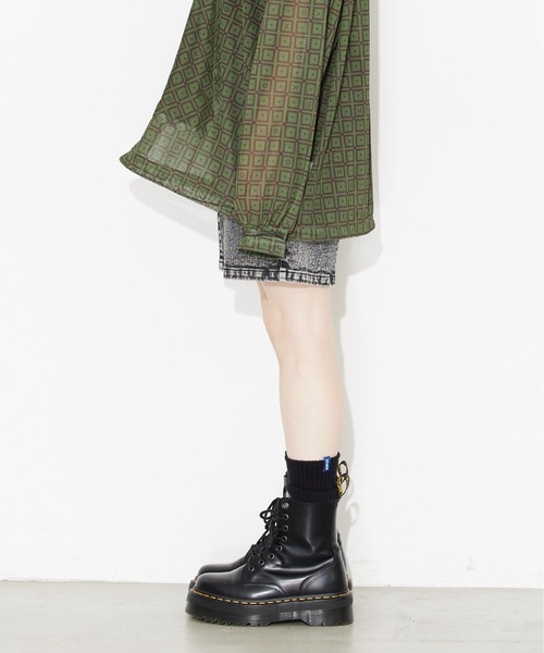 X-girl（エックスガール）の「SLIM FIT HALF PANTS/ケミカルデニム　ハーフパンツ（デニムパンツ・レディース・ブラック/ブラウン・M/S/XS）」の15枚目の写真