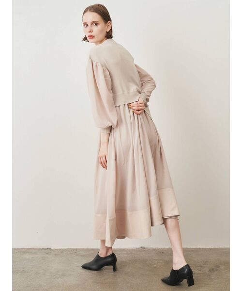 ELENDEEK（エレンディーク）の「シアーコンビニットワンピース（ワンピース・レディース・ブラック/ライトベージュ/ネイビー・01/02）」の8枚目の写真