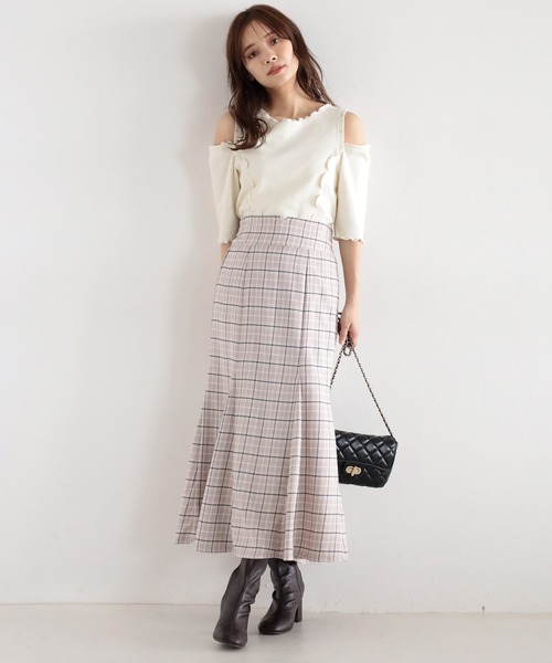 mysty woman(ミスティウーマン)の「ショルダーボタンメロープルオーバー 157099(Tシャツ/カットソー・レディース・オフホワイト/ブラック/グリーン・FREE)」の20枚目の写真