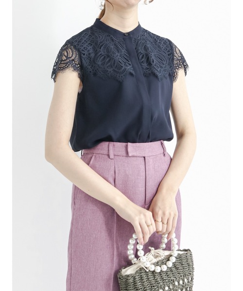 Te chichi(テチチ)の「ヨークレースジョーゼットブラウス(シャツ/ブラウス・レディース・ネイビー/グレー/オフホワイト・フリ-)」の3枚目の写真