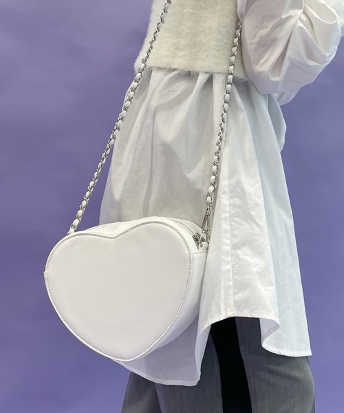 w closet（ダブルクローゼット）の「【2WAY】ハート型バッグ（ショルダーバッグ・レディース・ブラック/オフホワイト/ラベンダー・FREE）」の9枚目の写真