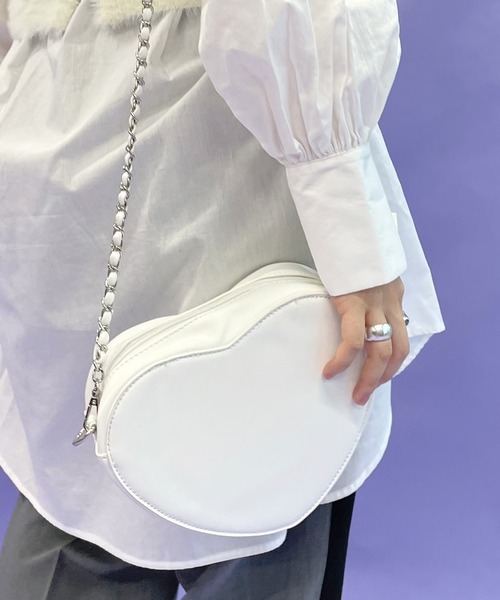 w closet（ダブルクローゼット）の「【2WAY】ハート型バッグ（ショルダーバッグ・レディース・ブラック/オフホワイト/ラベンダー・FREE）」の10枚目の写真
