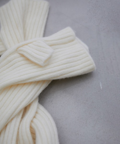 ADAM ET ROPE'(アダムエロペ)の「ウールカシミヤニットグローブ(手袋・レディース・ピンク/ホワイト系その他2/グレー・FREE)」の2枚目の写真