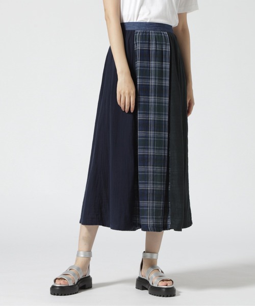 AVIREX（アヴィレックス）の「《REBUILD COLLECTION》PATCHING PLAID SKIRT/ パッチング プレイドスカート（スカート・レディース・グリーン/ワイン・F）」の2枚目の写真