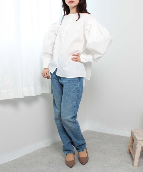 toucher du brise（トゥシェドブリーズ）の「【前後で着られる】２ＷＡＹ ボリュームスリーブ ブラウス（シャツ/ブラウス・レディース・ブラック/ベージュ/オフホワイト/ブルー・M/L）」の5枚目の写真