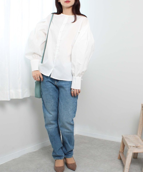 toucher du brise（トゥシェドブリーズ）の「【前後で着られる】２ＷＡＹ ボリュームスリーブ ブラウス（シャツ/ブラウス・レディース・ブラック/ベージュ/オフホワイト/ブルー・M/L）」の6枚目の写真