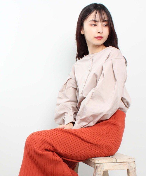 toucher du brise（トゥシェドブリーズ）の「【前後で着られる】２ＷＡＹ ボリュームスリーブ ブラウス（シャツ/ブラウス・レディース・ブラック/ベージュ/オフホワイト/ブルー・M/L）」の13枚目の写真