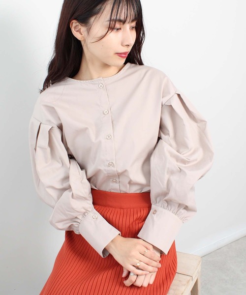 toucher du brise（トゥシェドブリーズ）の「【前後で着られる】２ＷＡＹ ボリュームスリーブ ブラウス（シャツ/ブラウス・レディース・ブラック/ベージュ/オフホワイト/ブルー・M/L）」の22枚目の写真