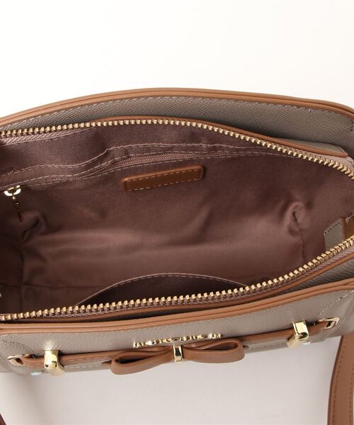 リボンモチーフショルダーバッグ