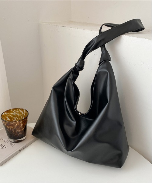 NEW GENTLEMAN(ニュージェントルマン)の「くったりショルダー ノエルバッグ(ショルダーバッグ・メンズ・ホワイト/ブラック/ベージュ/モカ・FREE)」の3枚目の写真