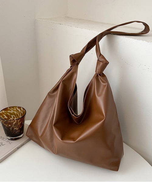 NEW GENTLEMAN(ニュージェントルマン)の「くったりショルダー ノエルバッグ(ショルダーバッグ・メンズ・ホワイト/ブラック/ベージュ/モカ・FREE)」の4枚目の写真