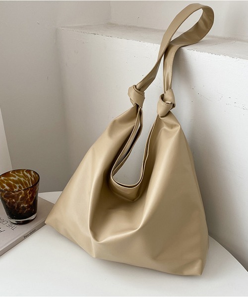 NEW GENTLEMAN(ニュージェントルマン)の「くったりショルダー ノエルバッグ(ショルダーバッグ・メンズ・ホワイト/ブラック/ベージュ/モカ・FREE)」の11枚目の写真