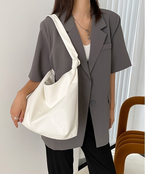 NEW GENTLEMAN(ニュージェントルマン)の「くったりショルダー ノエルバッグ(ショルダーバッグ・メンズ・ホワイト/ブラック/ベージュ/モカ・FREE)」の12枚目の写真