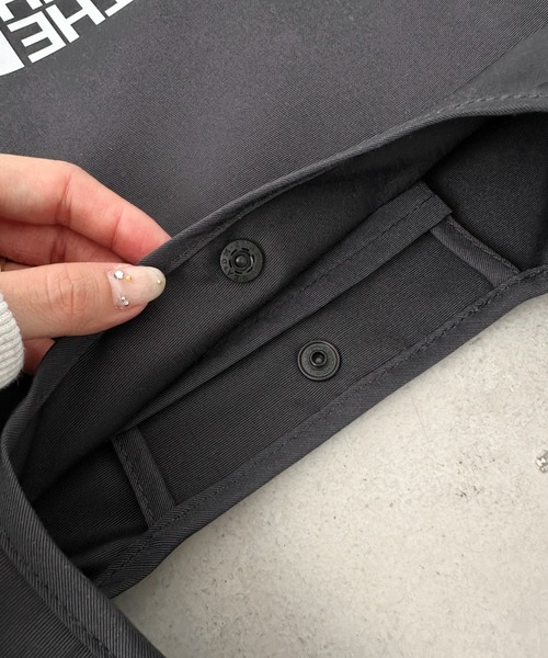 THE NORTH FACE(ザノースフェイス)の「THE NORTH FACE(ザ・ノースフェイス)/軽量 リンド ショッパー バッグ ミニ エコバッグ/LINDO SHOPPER BAG MINI(エコバッグ/サブバッグ・レディース・ブラック/アイボリー/バイオレット/ネイビー/キャメル/レッド/チャコールグレー・FREE)」の12枚目の写真
