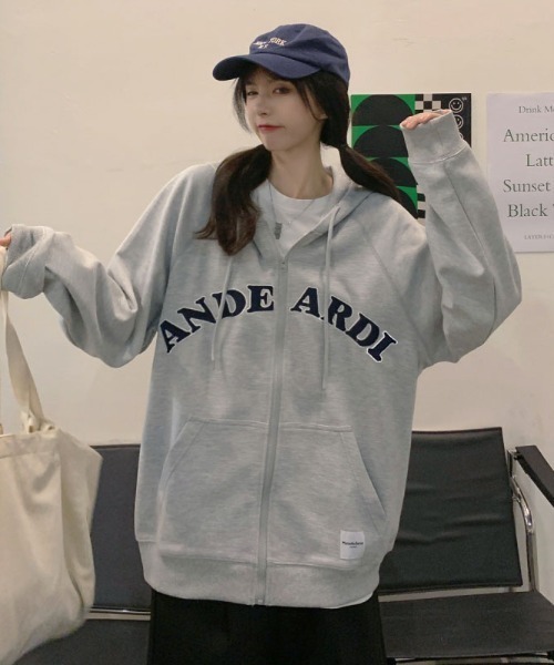yuue' ( wear )(ユーイ)の「韓国風ビッグシルエット オーバーサイズ ジップアップ パーカー(パーカー・レディース・ブラック/グレー・M/L/XL)」の12枚目の写真