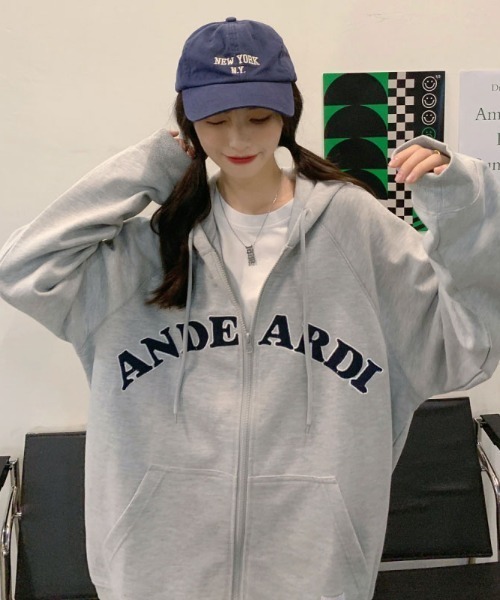 yuue' ( wear )(ユーイ)の「韓国風ビッグシルエット オーバーサイズ ジップアップ パーカー(パーカー・レディース・ブラック/グレー・M/L/XL)」の11枚目の写真