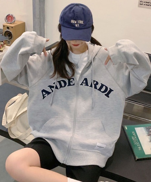 yuue' ( wear )(ユーイ)の「韓国風ビッグシルエット オーバーサイズ ジップアップ パーカー(パーカー・レディース・ブラック/グレー・M/L/XL)」の10枚目の写真