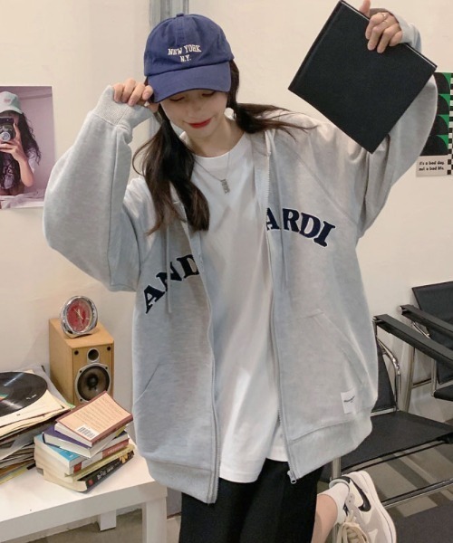 yuue' ( wear )(ユーイ)の「韓国風ビッグシルエット オーバーサイズ ジップアップ パーカー(パーカー・レディース・ブラック/グレー・M/L/XL)」の9枚目の写真