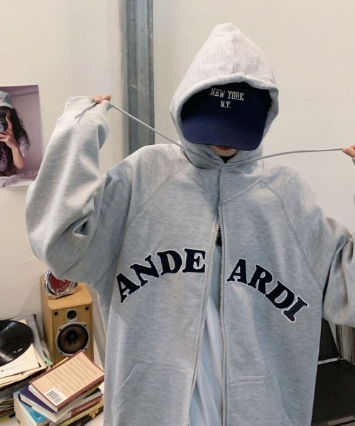 yuue' ( wear )(ユーイ)の「韓国風ビッグシルエット オーバーサイズ ジップアップ パーカー(パーカー・レディース・ブラック/グレー・M/L/XL)」の6枚目の写真