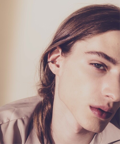 and cloud(アンドクラウド)の「Crow feather Reversible Earcuff(イヤーカフ・レディース・ブラック/シルバー・FREE)」の9枚目の写真