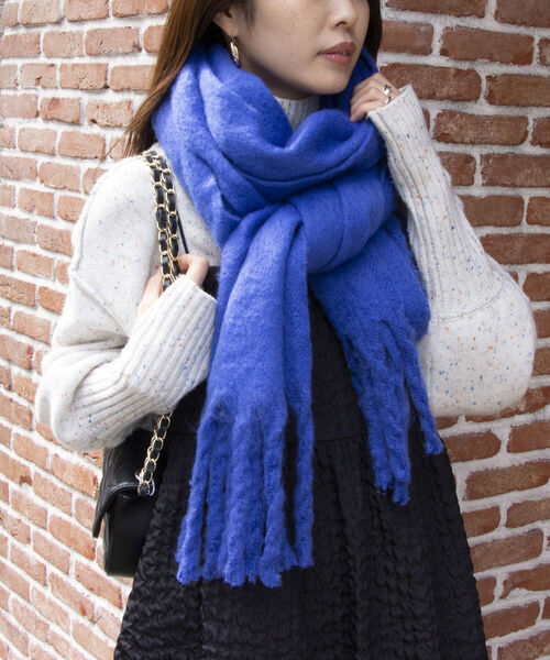 fredy emue（フレディエミュ）の「カラーブークレストール（ストール/ショール・レディース・グリーン/レッド/キナリ/グレイッシュベージュ/ベージュ/ブルー・FREE）」の5枚目の写真