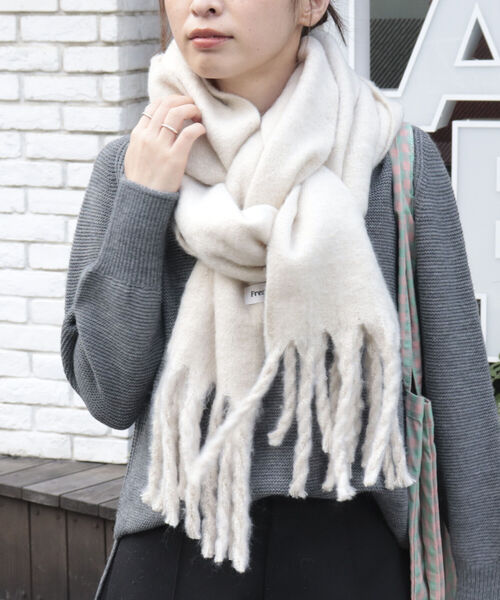 fredy emue（フレディエミュ）の「カラーブークレストール（ストール/ショール・レディース・グリーン/レッド/キナリ/グレイッシュベージュ/ベージュ/ブルー・FREE）」の12枚目の写真