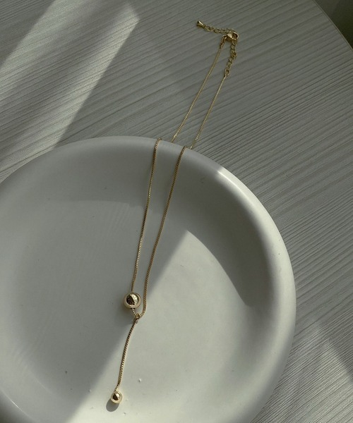 apres jour mignon（アプレジュールミニョン）の「【apresjour mignon×ARIAZ】ボールロングネックレス（ネックレス・レディース・シルバー/ゴールド・ONESIZE）」の6枚目の写真