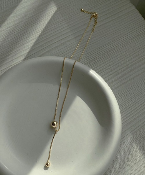 apres jour mignon（アプレジュールミニョン）の「【apresjour mignon×ARIAZ】ボールロングネックレス（ネックレス・レディース・シルバー/ゴールド・ONESIZE）」の8枚目の写真
