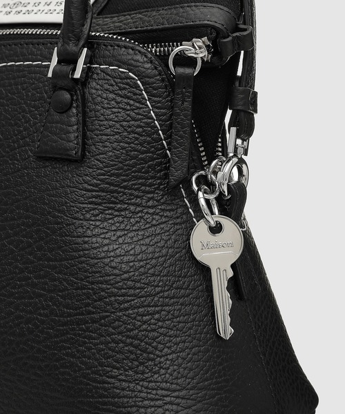 Maison Margiela（メゾンマルジェラ）の「SHOULDER BAG（ショルダーバッグ・メンズ・ブラック/ベージュ系その他・FREE/ONE SIZE）」の7枚目の写真