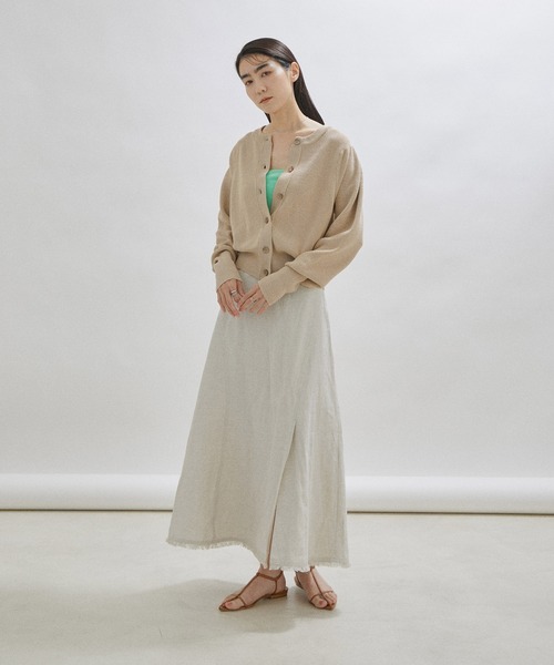 SALON adam et rope'(サロン アダム エ ロペ)の「【手洗い可能】ボリュームスリーブクルーネッククロップドカーディガン(カーディガン/ボレロ・レディース・チャコールグレー/ブルー/ベージュ・FREE)」の6枚目の写真