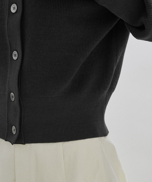 SALON adam et rope'(サロン アダム エ ロペ)の「【手洗い可能】ボリュームスリーブクルーネッククロップドカーディガン(カーディガン/ボレロ・レディース・チャコールグレー/ブルー/ベージュ・FREE)」の19枚目の写真