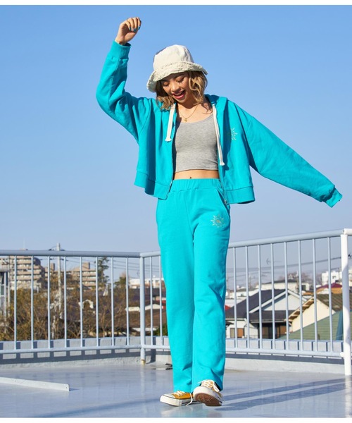 anap mimpi（アナップミンピ）の「裏毛SUN刺繍ストレートスウェットパンツ【セットアップ着用可】（スウェットパンツ・レディース・グレー/ターコイズブルー/ベージュ・FREE）」の7枚目の写真