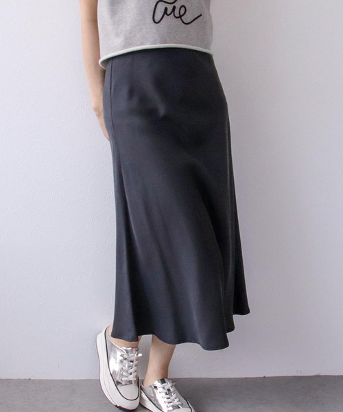 Three Four Time(スリーフォータイム)の「<接触冷感>キュプラマーメイドスカート(スカート・レディース・ブルー/ブラック/ベージュ/オレンジ・FREE)」の2枚目の写真