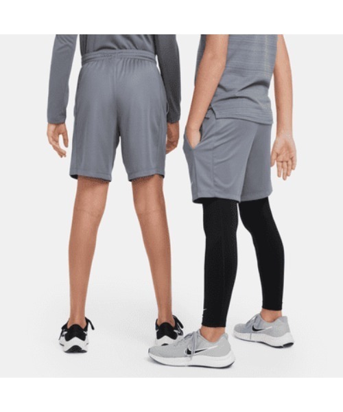 NIKE（ナイキ）の「《NIKEアパレル》ﾅｲｷ YTH ｱｶﾃﾞﾐｰ ｼｮｰﾄ（その他パンツ・キッズ・グレー/ブラック/ロイヤルブルー・140/150/160/130）」の14枚目の写真