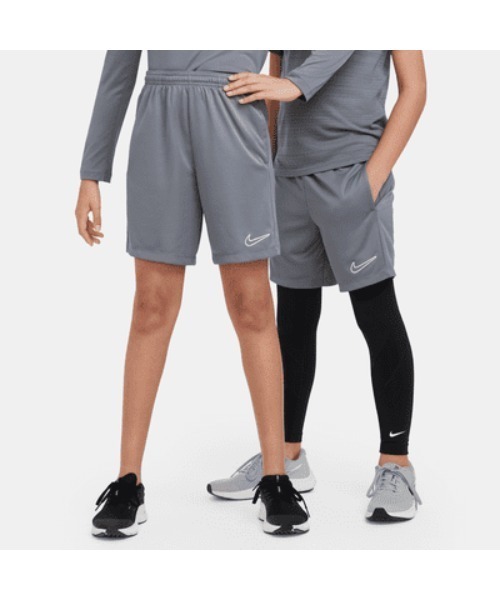 NIKE（ナイキ）の「《NIKEアパレル》ﾅｲｷ YTH ｱｶﾃﾞﾐｰ ｼｮｰﾄ（その他パンツ・キッズ・グレー/ブラック/ロイヤルブルー・140/150/160/130）」の15枚目の写真