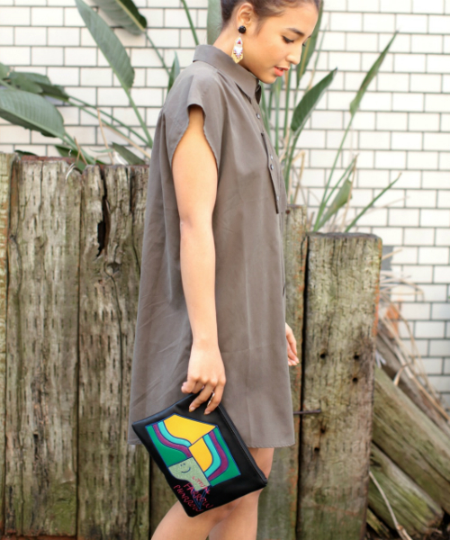 SLY(スライ)の「MARK GONZALES×SLY MINI CLUTCH(ショルダーバッグ・レディース・ブラック/ホワイト・FREE)」の1枚目の写真