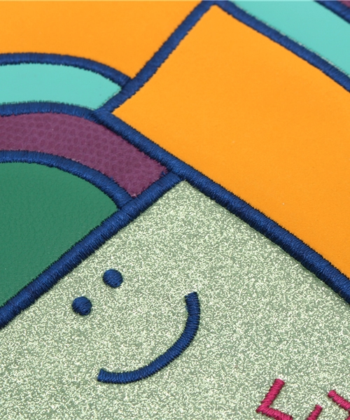 SLY(スライ)の「MARK GONZALES×SLY MINI CLUTCH(ショルダーバッグ・レディース・ブラック/ホワイト・FREE)」の3枚目の写真