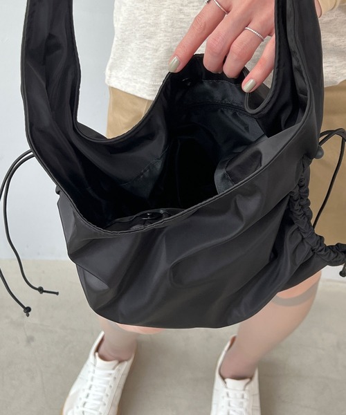 chuclla（チュクラ）の「ダブルコード ギャザーショルダートート cha23s008（ショルダーバッグ・レディース・ブラック・FREE）」の3枚目の写真