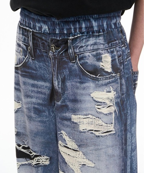 MODITEC(モディテック)の「【MODITEC/モディテック】M piercing printed jeans/ プリントデニム 転写プリント ワイドパンツ(その他パンツ・メンズ・ブルー・M/L)」の4枚目の写真