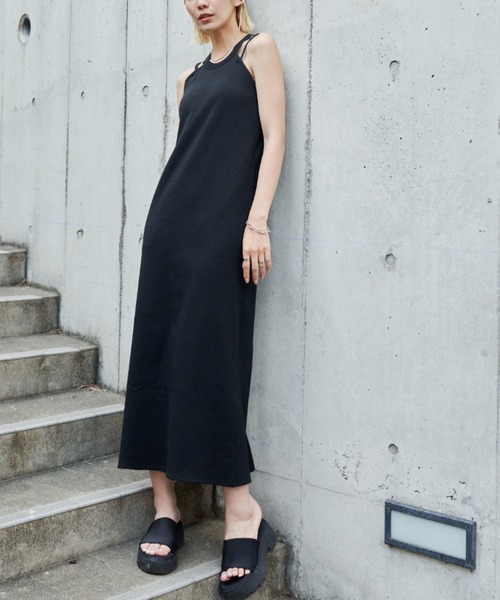 Auntie Rosa Holiday（アンティローザホリデー）の「カップ付きカットリブホルターワンピース（ワンピース・レディース・ブラック/ブラウン/オレンジ・SMALL/MEDIUM）」の4枚目の写真