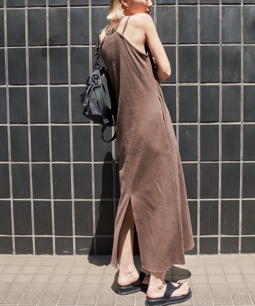 Auntie Rosa Holiday（アンティローザホリデー）の「カップ付きカットリブホルターワンピース（ワンピース・レディース・ブラック/ブラウン/オレンジ・SMALL/MEDIUM）」の6枚目の写真