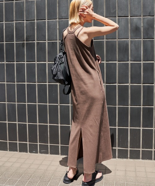 Auntie Rosa Holiday（アンティローザホリデー）の「カップ付きカットリブホルターワンピース（ワンピース・レディース・ブラック/ブラウン/オレンジ・SMALL/MEDIUM）」の22枚目の写真