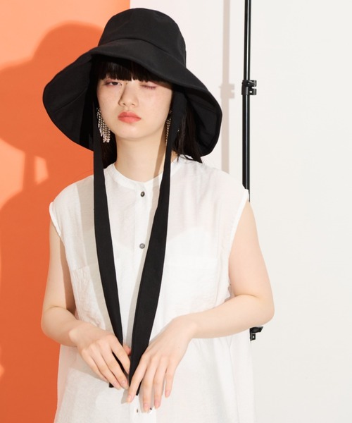 THE YOn（ザヨン）の「リネン混ワイドブリムバケットハット（ハット・レディース・ベージュ/ブラック/アイボリー・FREE）」の17枚目の写真