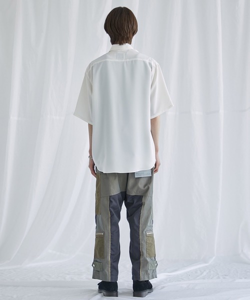 PUBLIC TOKYO（パブリックトウキョウ）の「サテンライクトロミシルキーRelaxシャツ S/S（シャツ/ブラウス・メンズ・ホワイト/ブラック/ダークグレー/グリーン・1/2）」の5枚目の写真