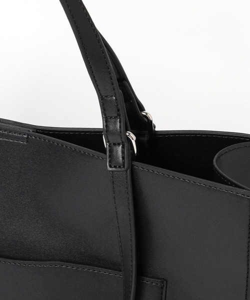 LEPSIM(レプシィム)の「フェイクレザー2WAY A4トートバッグ 960962(トートバッグ・レディース・アイボリー/ブラック・ONE SIZE)」の15枚目の写真
