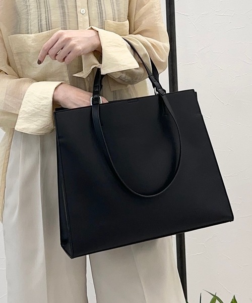 LEPSIM(レプシィム)の「フェイクレザー2WAY A4トートバッグ 960962(トートバッグ・レディース・アイボリー/ブラック・ONE SIZE)」の5枚目の写真