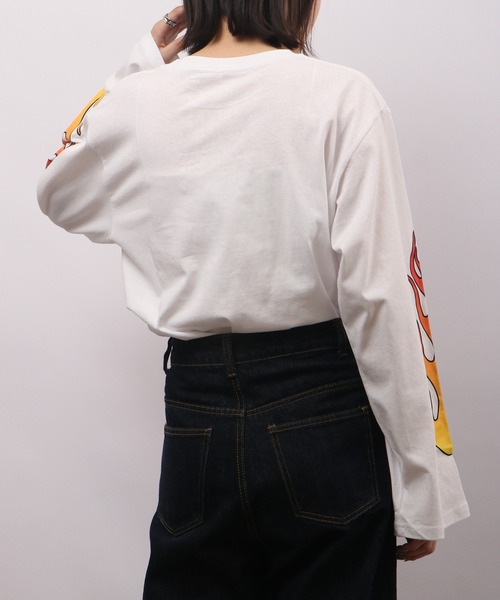 spiritoso（スピリトーゾ）の「spiritoso 天竺袖ゆるロンT(ファイヤー) 長袖（Tシャツ/カットソー・メンズ・オフホワイト/ブラック・M）」の7枚目の写真