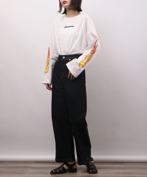 spiritoso（スピリトーゾ）の「spiritoso 天竺袖ゆるロンT(ファイヤー) 長袖（Tシャツ/カットソー・メンズ・オフホワイト/ブラック・M）」の8枚目の写真