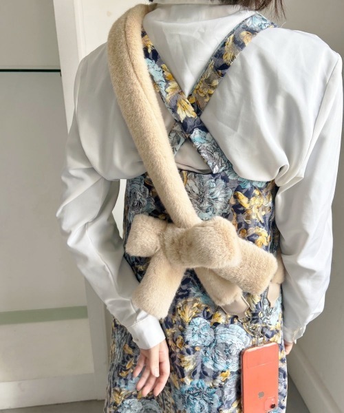 Casselini（キャセリーニ）の「Casselini(キャセリーニ)フェイクファーモバイルストラップ（スマホグッズ・レディース・ブラック/ブルー/ピンク/アイボリー/イエロー/ライトベージュ/アニマル・FREE）」の4枚目の写真