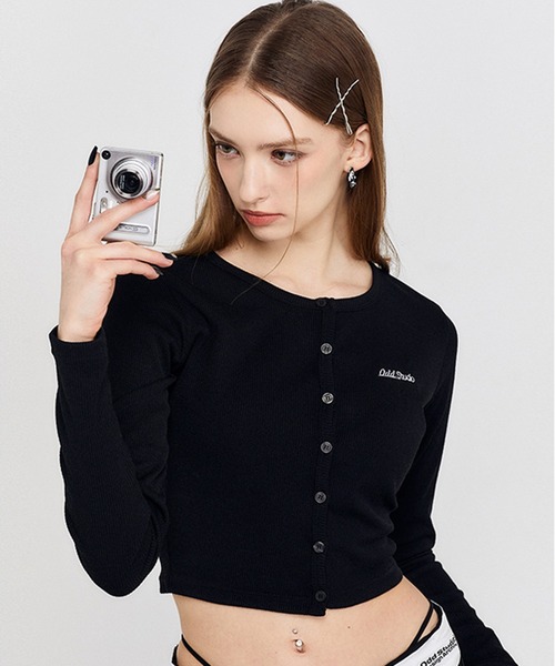ODD STUDIO（オッドスタジオ）の「ODD STUDIO(オッドスタジオ)/Odd Signature Logo button crop cardigan/シグネチャーロゴボタンクロップカーディガン（カーディガン/ボレロ・レディース・アイボリー/ブルー/ブラック・S/M）」の14枚目の写真